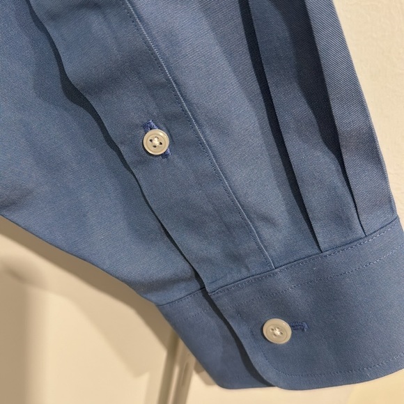 L.L. Bean Men’s Dress Button Down Shirt - Blue - Wrinkle Free Material - Picture 6 of 6